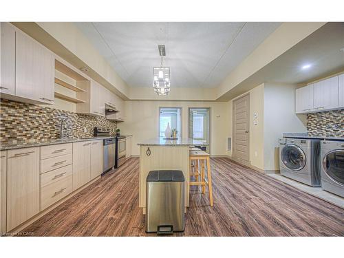 302-8 Hickory Street W, Waterloo, ON - Indoor Photo Showing Other Room