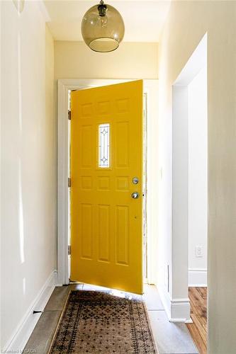 49 Madison Avenue, Hamilton, ON - Indoor Photo Showing Other Room