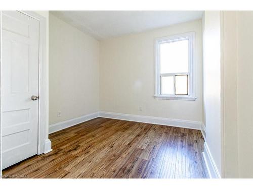 49 Madison Avenue, Hamilton, ON - Indoor Photo Showing Other Room