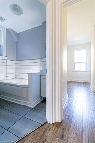 49 Madison Avenue, Hamilton, ON - Indoor Photo Showing Other Room