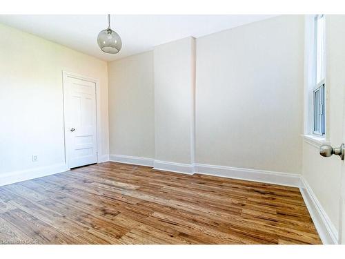 49 Madison Avenue, Hamilton, ON - Indoor Photo Showing Other Room
