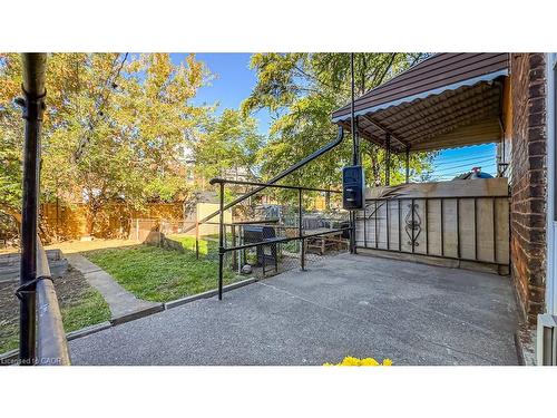 49 Madison Avenue, Hamilton, ON - Outdoor