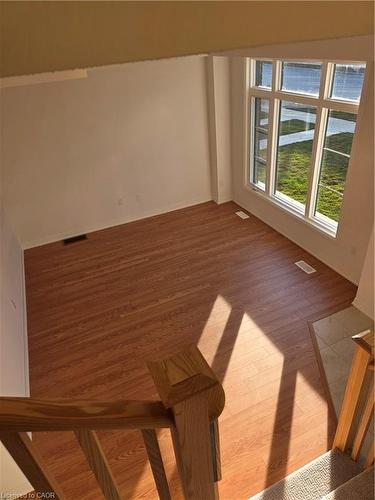 484 Provident Way, Hamilton, ON - Indoor Photo Showing Other Room