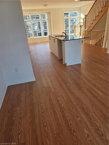 484 Provident Way, Hamilton, ON - Indoor Photo Showing Other Room