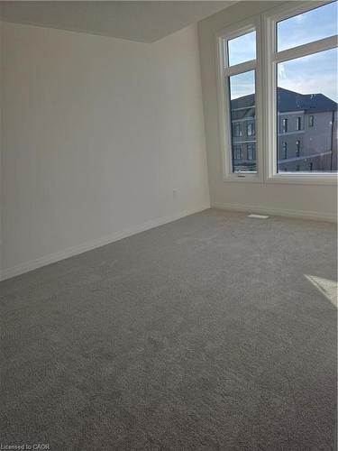 484 Provident Way, Hamilton, ON - Indoor Photo Showing Other Room