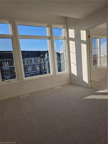 484 Provident Way, Hamilton, ON - Indoor Photo Showing Other Room