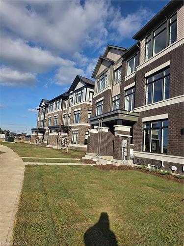 484 Provident Way, Hamilton, ON - Outdoor