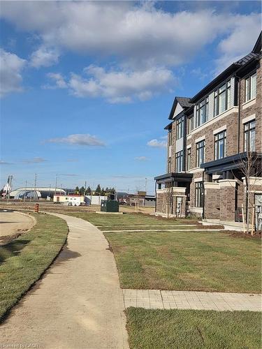 484 Provident Way, Hamilton, ON - Outdoor