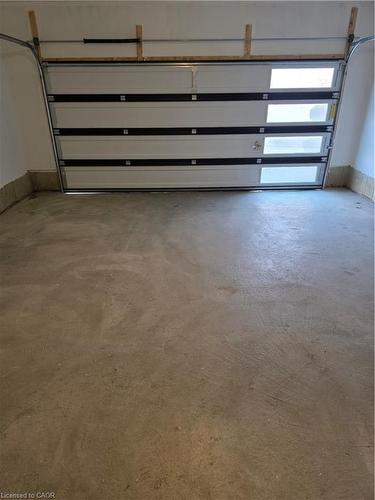 484 Provident Way, Hamilton, ON - Indoor Photo Showing Garage