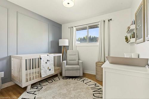 7 Prince Charles Drive, St. Catharines, ON - Indoor Photo Showing Bedroom