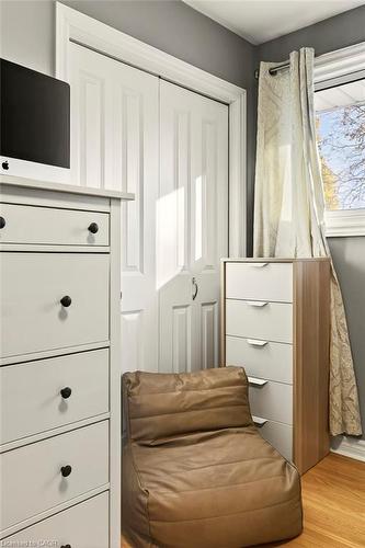 7 Prince Charles Drive, St. Catharines, ON - Indoor Photo Showing Bedroom