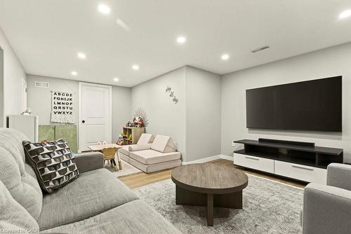 7 Prince Charles Drive, St. Catharines, ON - Indoor