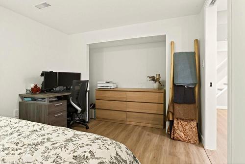 7 Prince Charles Drive, St. Catharines, ON - Indoor Photo Showing Bedroom
