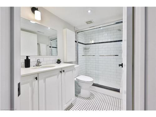 83-1055 Shawnmarr Road, Mississauga, ON - Indoor Photo Showing Bathroom