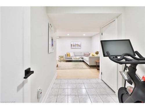 83-1055 Shawnmarr Road, Mississauga, ON - Indoor Photo Showing Gym Room