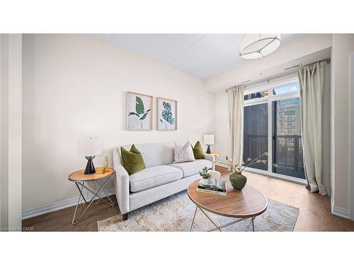 304-610 Farmstead Drive, Milton, ON - Indoor Photo Showing Living Room
