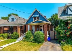 52 Connaught Avenue N Hamilton, ON L8L 6Y8
