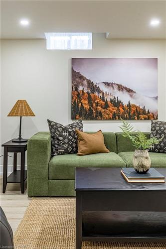 1866 Creek Way, Burlington, ON - Indoor Photo Showing Other Room