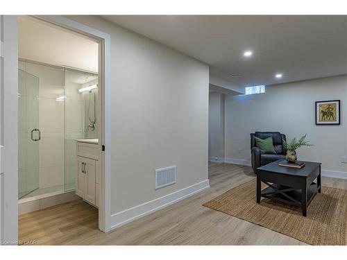 1866 Creek Way, Burlington, ON - Indoor