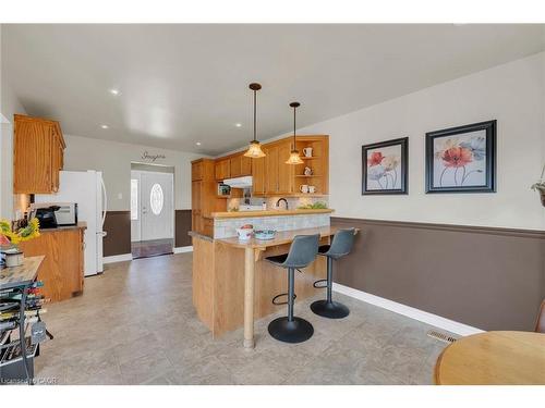 35 Highland Boulevard, Caledonia, ON - Indoor Photo Showing Kitchen
