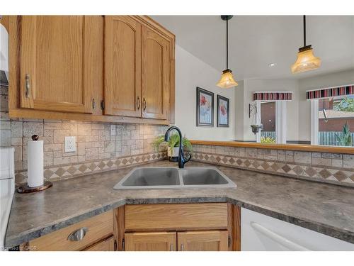 35 Highland Boulevard, Caledonia, ON - Indoor Photo Showing Kitchen With Double Sink