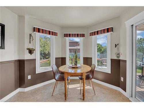 35 Highland Boulevard, Caledonia, ON - Indoor Photo Showing Dining Room
