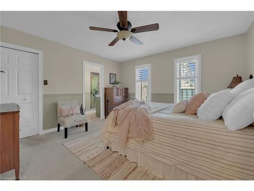 35 Highland Boulevard, Caledonia, ON - Indoor Photo Showing Bedroom
