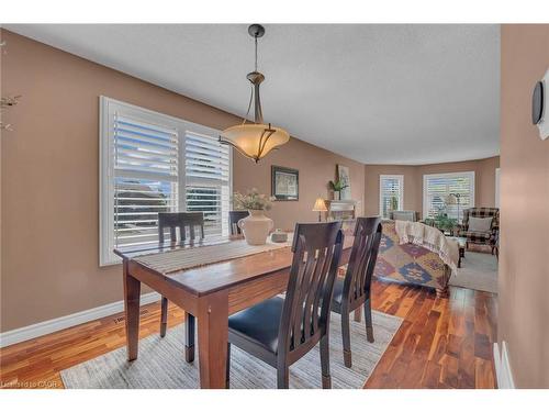 35 Highland Boulevard, Caledonia, ON - Indoor Photo Showing Dining Room