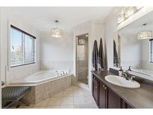 198 Springvalley Crescent, Hamilton, ON - Indoor Photo Showing Bathroom