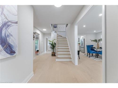 2392 Arnold Crescent, Burlington, ON - Indoor Photo Showing Other Room
