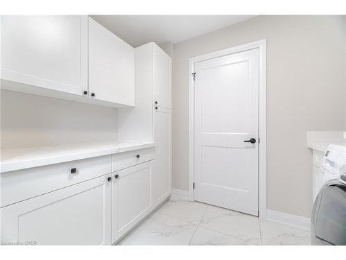 2392 Arnold Crescent, Burlington, ON - Indoor Photo Showing Laundry Room