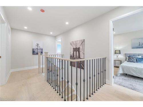 2392 Arnold Crescent, Burlington, ON - Indoor Photo Showing Other Room