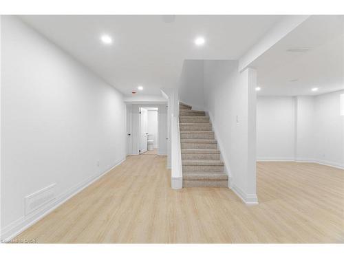 2392 Arnold Crescent, Burlington, ON - Indoor Photo Showing Other Room