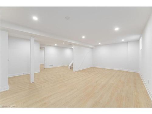 2392 Arnold Crescent, Burlington, ON - Indoor