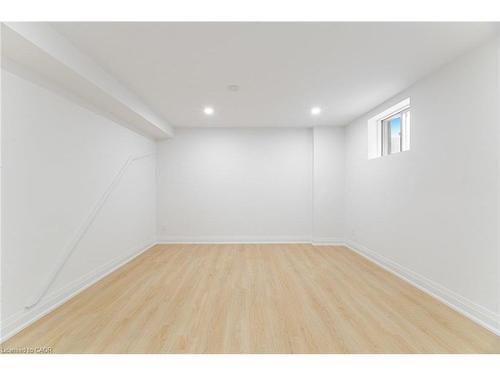 2392 Arnold Crescent, Burlington, ON - Indoor Photo Showing Other Room