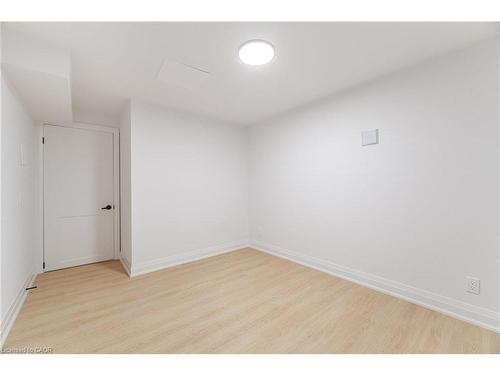 2392 Arnold Crescent, Burlington, ON - Indoor Photo Showing Other Room