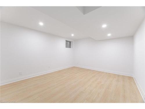 2392 Arnold Crescent, Burlington, ON - Indoor