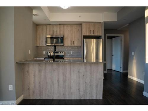 605-108 Garment Street, Kitchener, ON - Indoor Photo Showing Kitchen