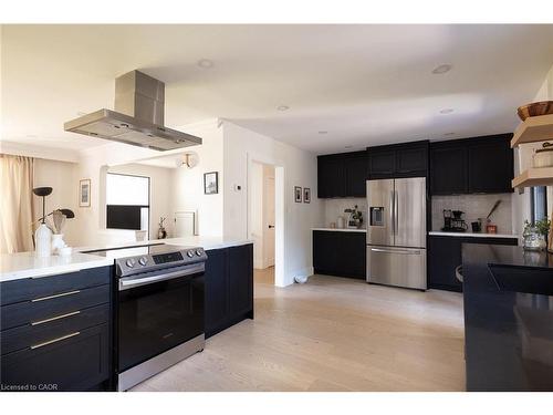 3495 Riverspray Crescent, Mississauga, ON - Indoor Photo Showing Kitchen With Stainless Steel Kitchen