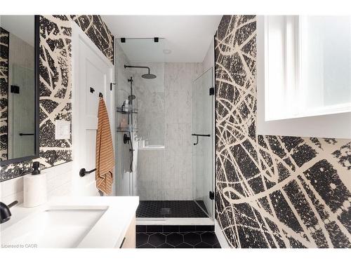 3495 Riverspray Crescent, Mississauga, ON - Indoor Photo Showing Bathroom