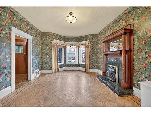 91 Spadina Avenue, Hamilton, ON - Indoor With Fireplace