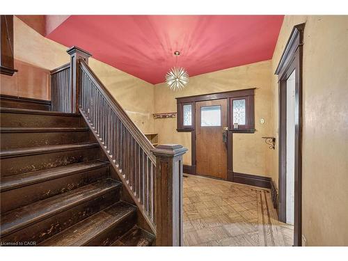 91 Spadina Avenue, Hamilton, ON - Indoor Photo Showing Other Room