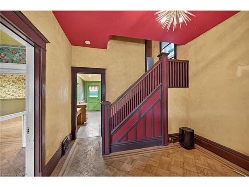 91 Spadina Avenue, Hamilton, ON - Indoor Photo Showing Other Room