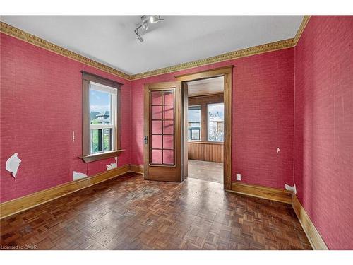 91 Spadina Avenue, Hamilton, ON - Indoor Photo Showing Other Room