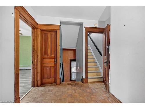 91 Spadina Avenue, Hamilton, ON - Indoor Photo Showing Other Room
