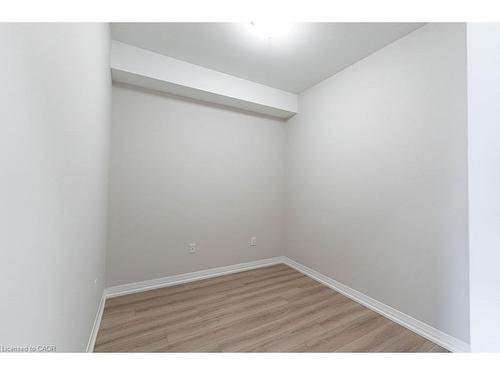 406-120 Springvalley Crescent, Hamilton, ON - Indoor Photo Showing Other Room