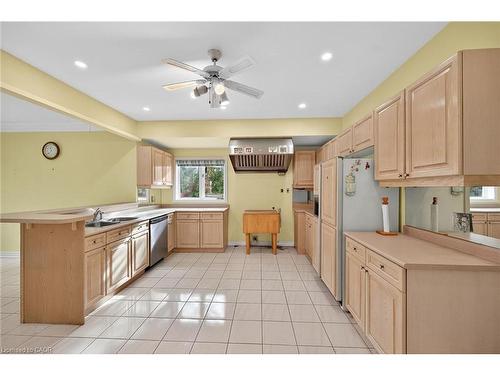 5089 Forest Hill Drive, Mississauga, ON - Indoor Photo Showing Kitchen