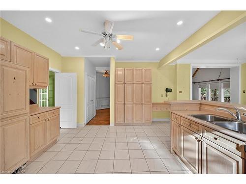 5089 Forest Hill Drive, Mississauga, ON - Indoor Photo Showing Kitchen With Double Sink