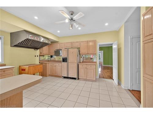 5089 Forest Hill Drive, Mississauga, ON - Indoor Photo Showing Kitchen