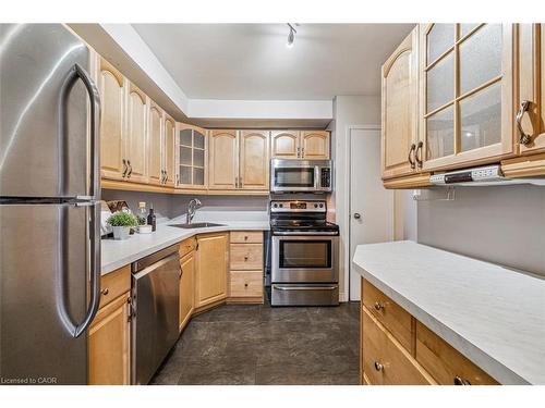 17-1455 Garth Street, Hamilton, ON - Indoor Photo Showing Kitchen